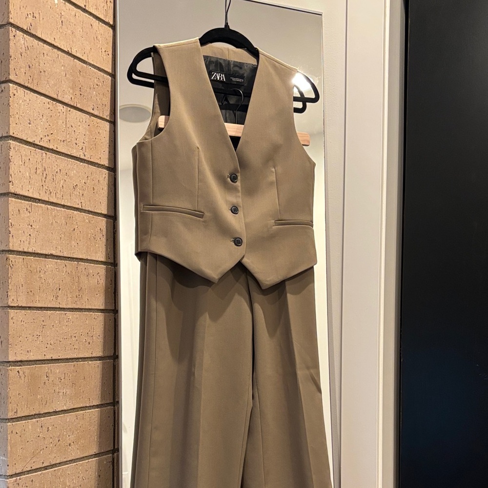 Zara olive vest trouser set, Size XS